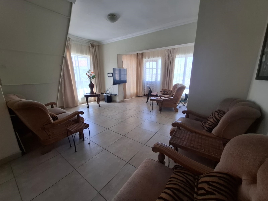 6 Bedroom Property for Sale in Pelican Heights Western Cape